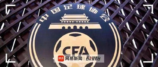 在ktv我被两个男人吃奶