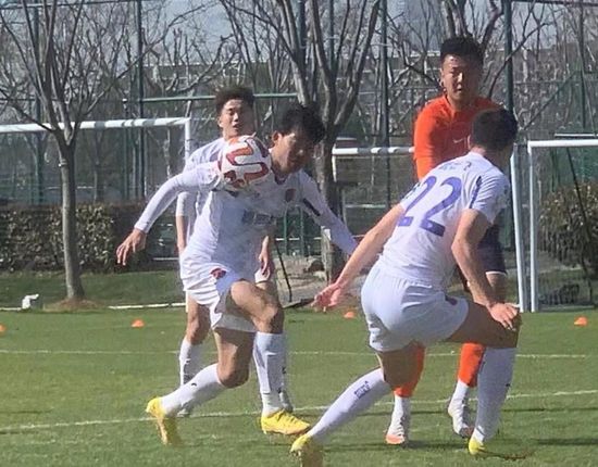 狂放中文字幕
